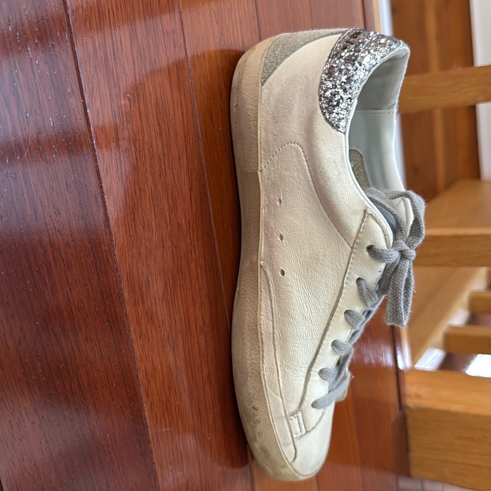 Golden Goose. Size 37. Great condition! Wore a couple of times.